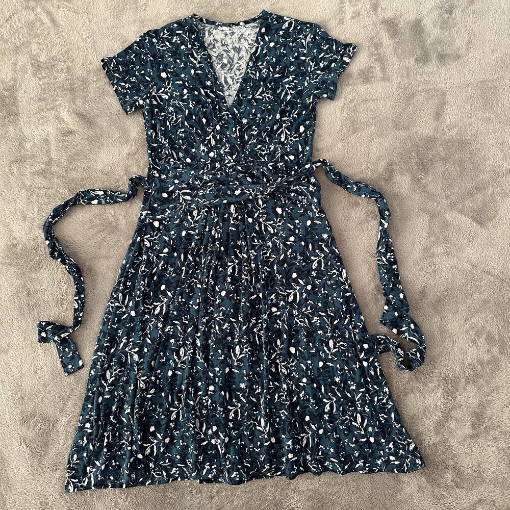Garnet Hill XS Wrap Style Floral Dress Blue Floral Tencel Casual